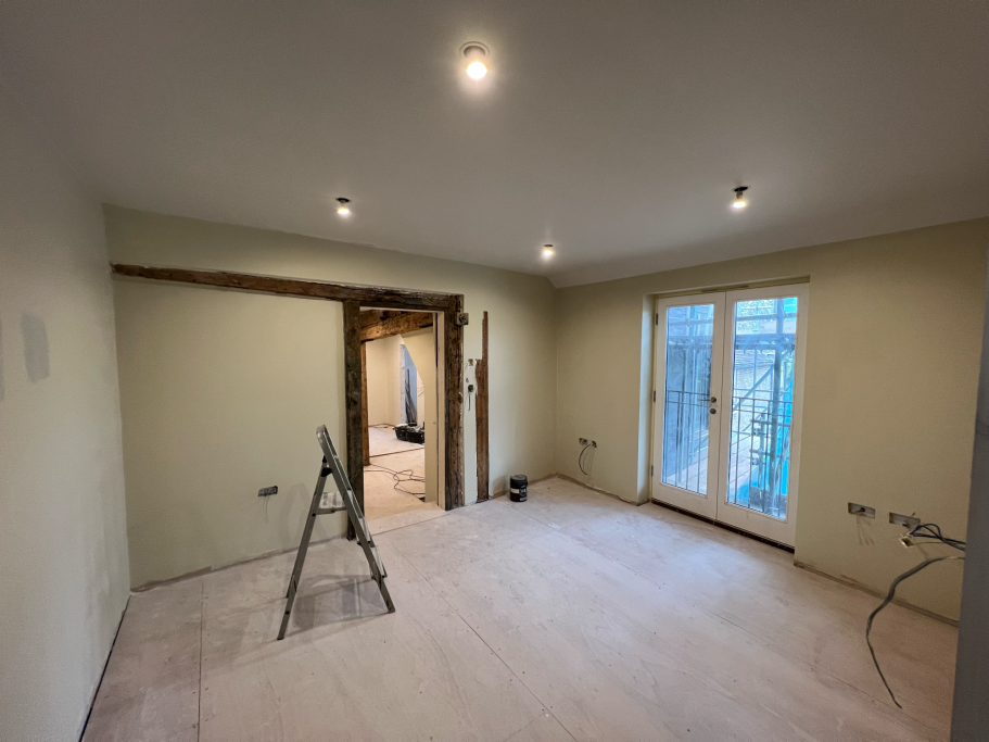 Small room leading to the lounge room